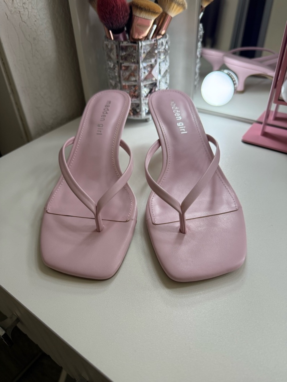 Madden Girl Charlene light Pink Square-Toe Heeled Thong kitten heel Sandals 7.5